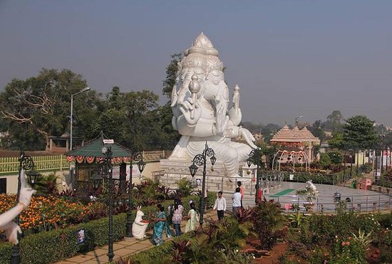Shri Anna Ganapathi Navgraha Siddhapeetham Nashik